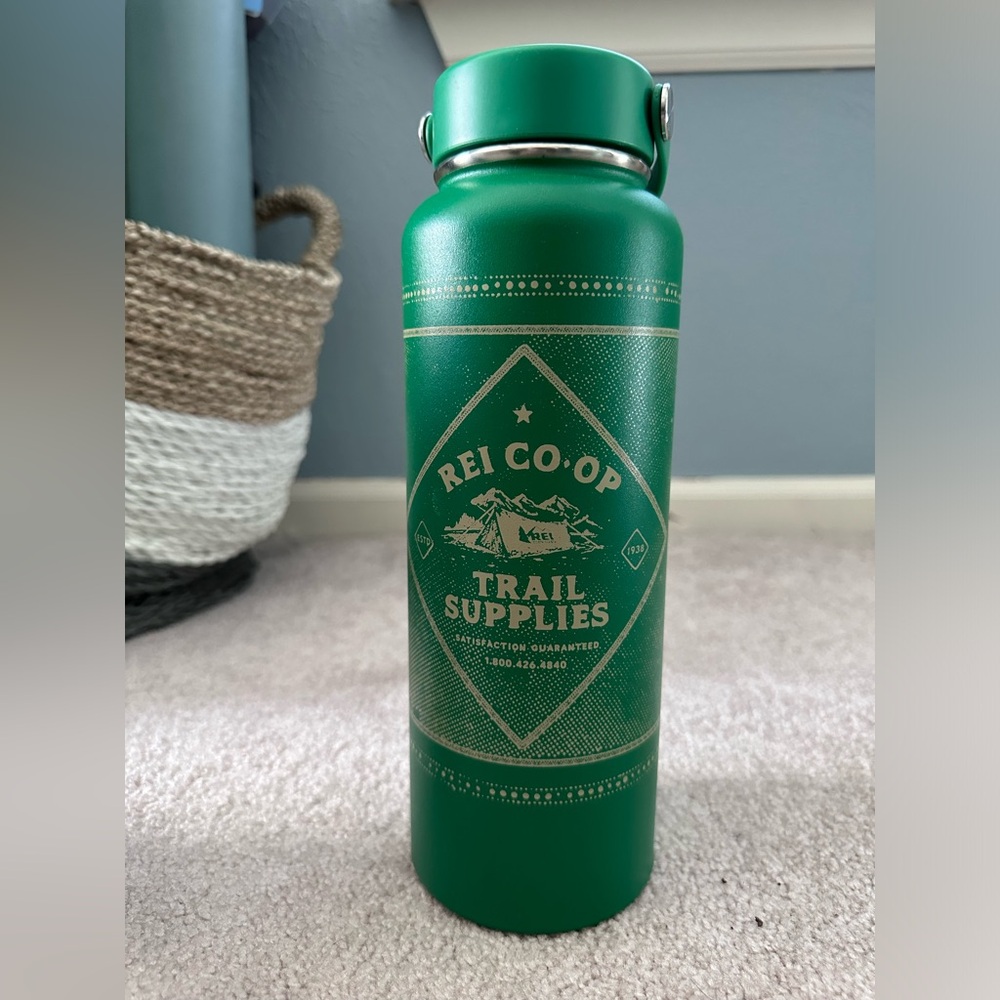 Rei Co Op 40oz Hydro flask